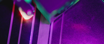 Detailvideo aus dem 3D-Druckprozess mit Fokus auf Druckraum und Bewegung